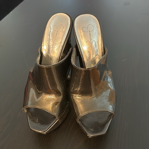 Jessica Simpson chrome platform sling back shoes. - Picture 3 of 8